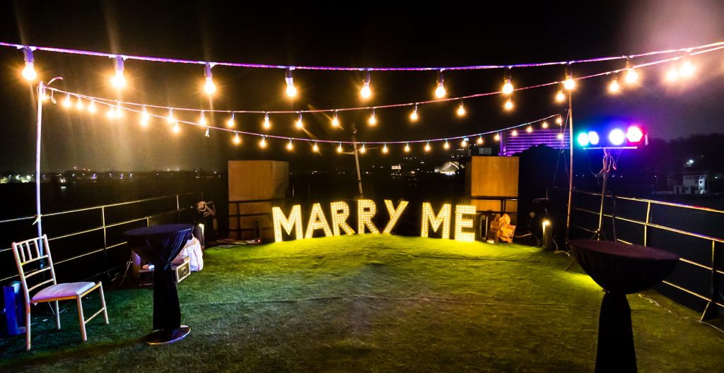 marriage proposal on ganges river cruise
