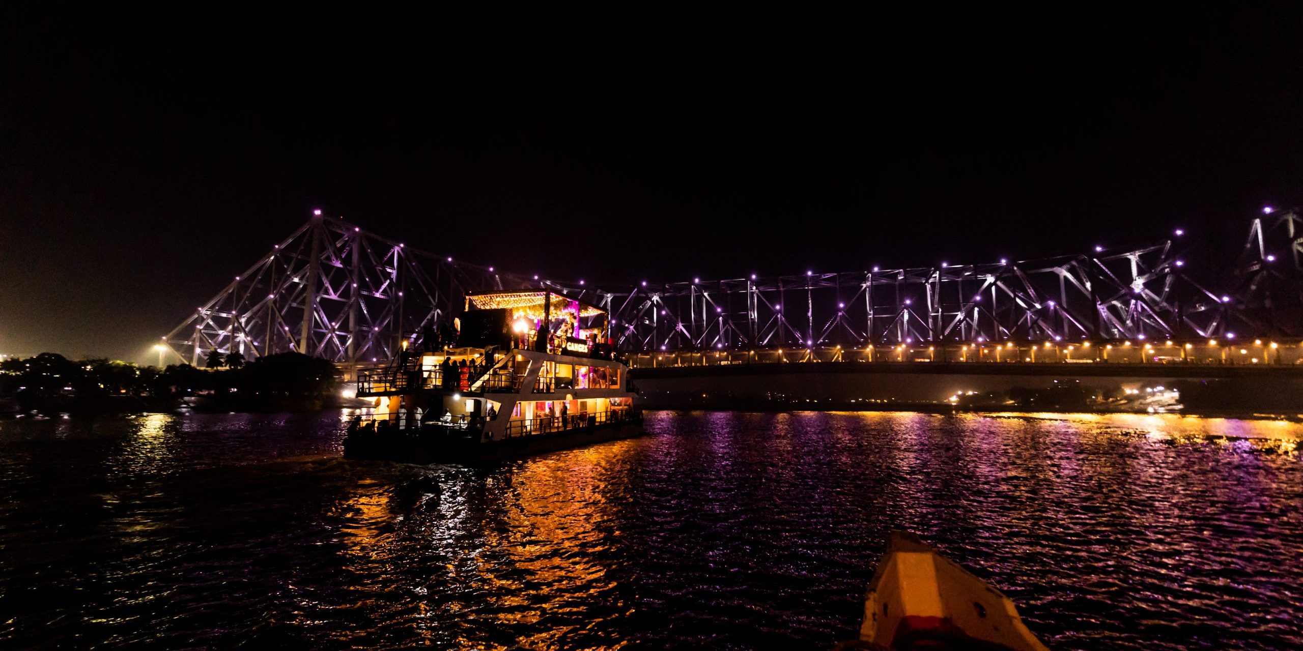 ganges river cruise in river ganges